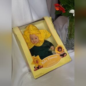 NIB Anne Geddes Daffodil  🌼 Doll 9"
